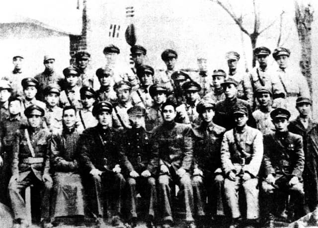 광복군 제1지대원들. 조선의용대는 광복군에 편입되면서 광복군 제1지대로 편제됐다.